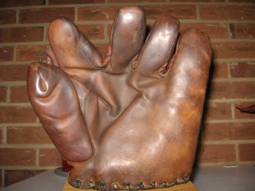 Bill Hunnefield Wilson 906 Front